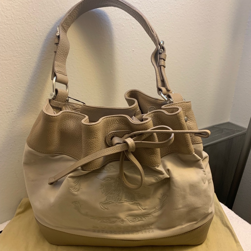 💯 Authentic burberry drawsting bag
